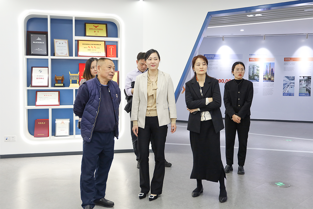 參觀展廳.JPG.png 參觀展廳.JPG.png