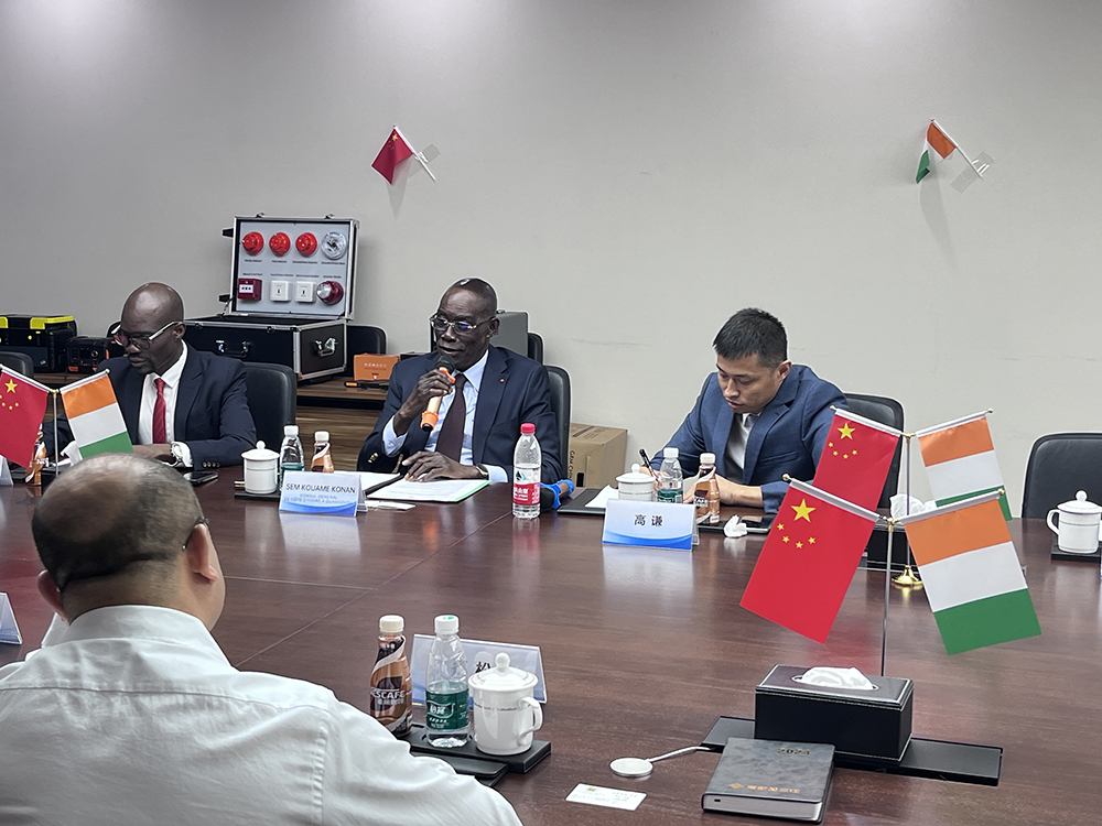 對方單位講話.JPG 對方單位講話.JPG