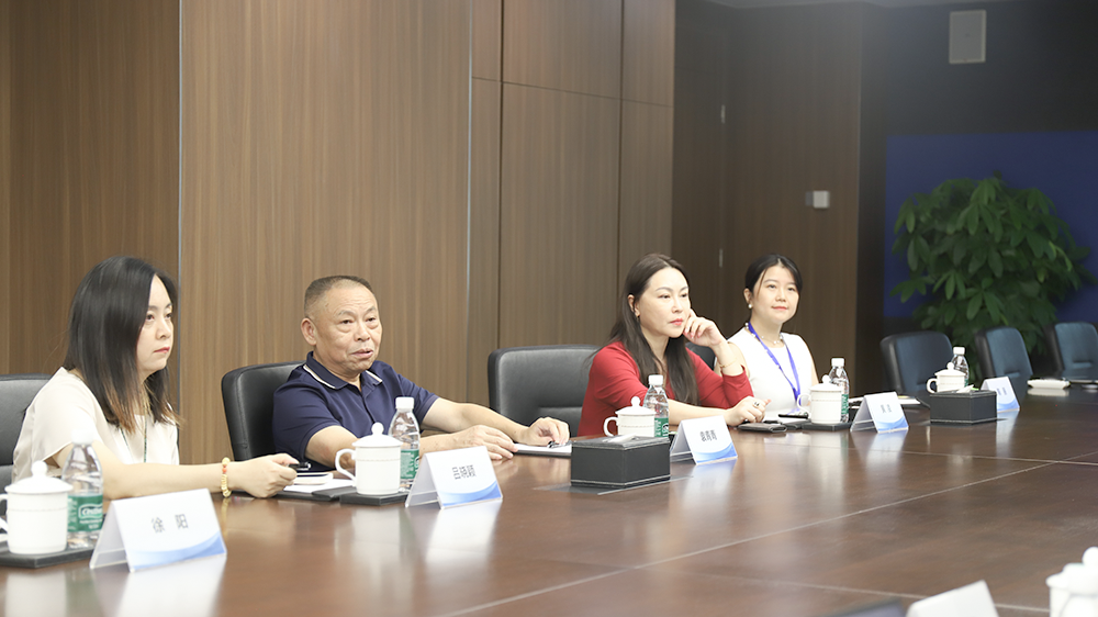 袁總.png 袁總.png