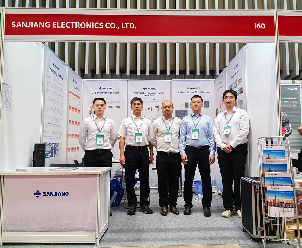 合照.jpg.png 合照.jpg.png