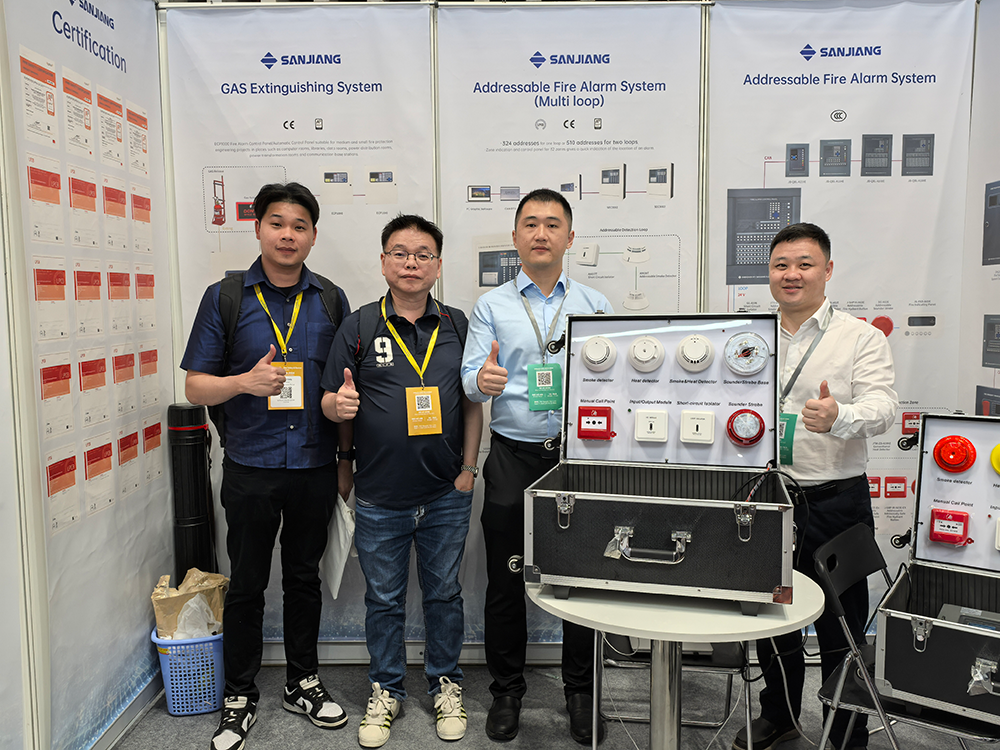 客戶合照.png 客戶合照.png